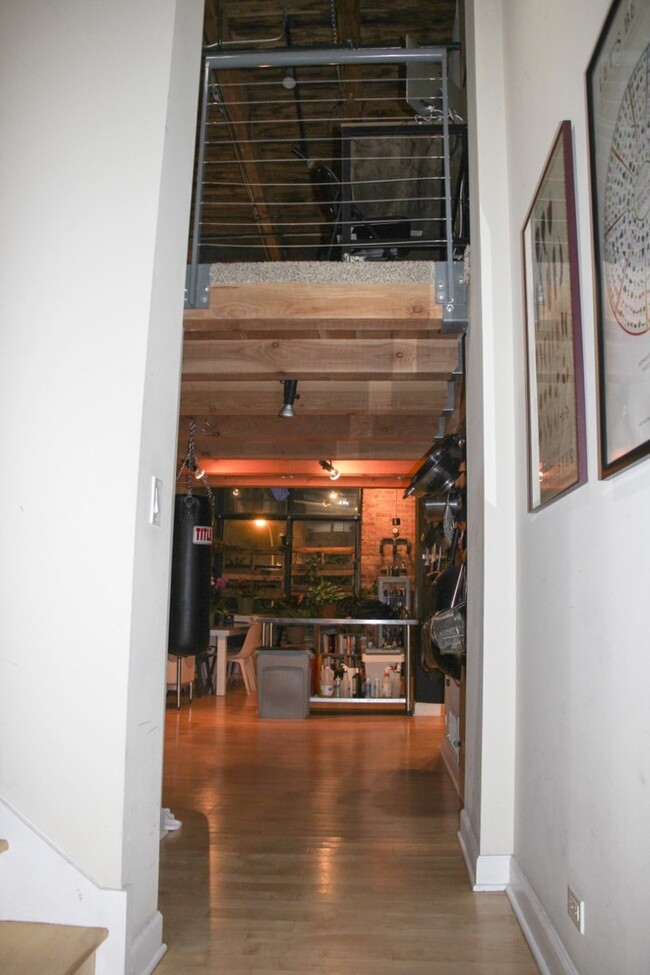 Building Photo - 407 N Elizabeth St