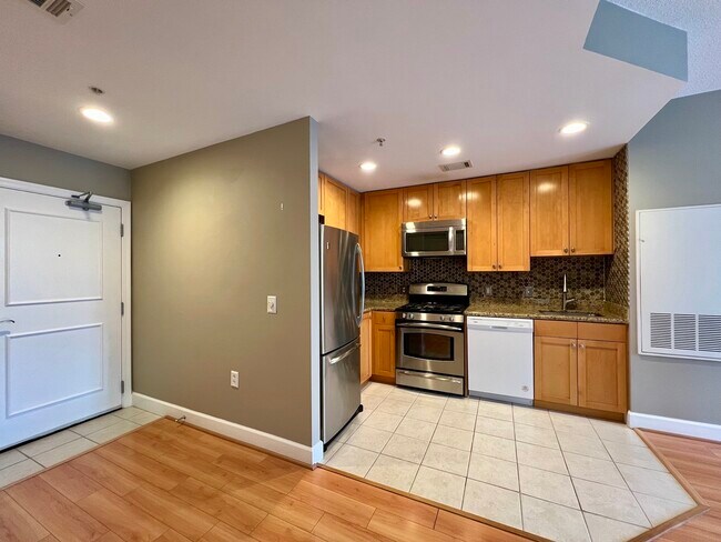Building Photo - 3600 S Glebe Rd