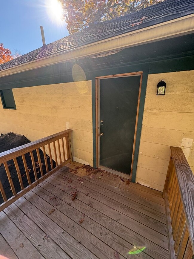 Building Photo - 185 S Balch St