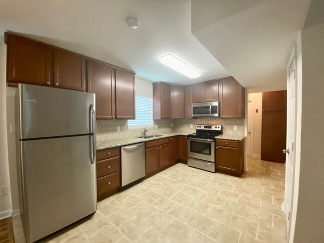 Building Photo - Ready 07-10-26! Great 3-bedroom home in Aragona Village! Stainless Steel Appliances, Granite Coun...