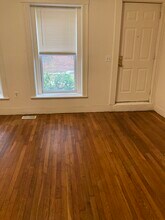 24-1 Living room - 24 Eden St