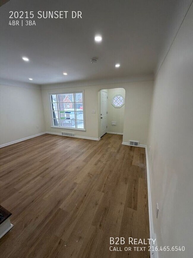 Building Photo - 20215 Sunset Dr