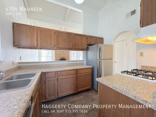 Building Photo - 4704 Maureen-