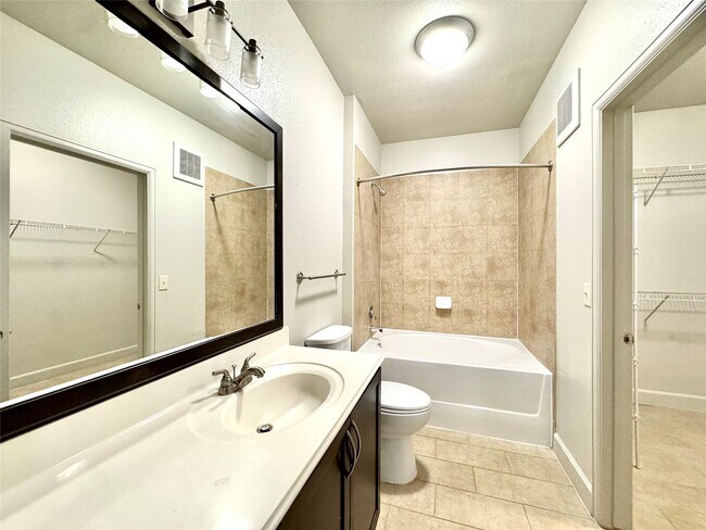 Building Photo - 3333 Weslayan St