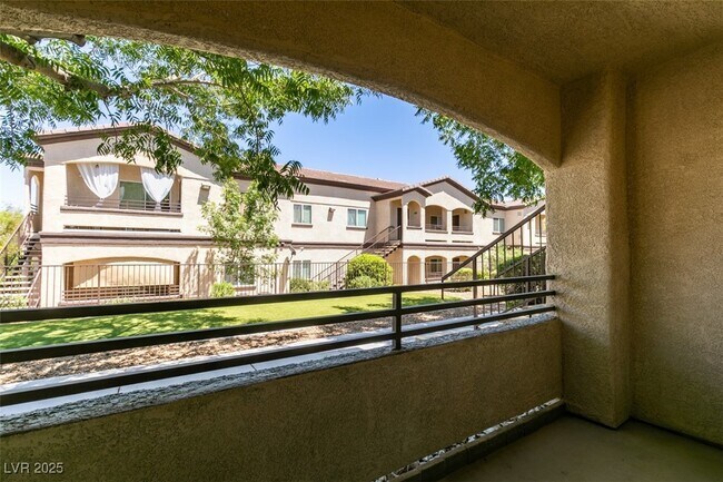 Building Photo - 2291 W Horizon Ridge Pkwy