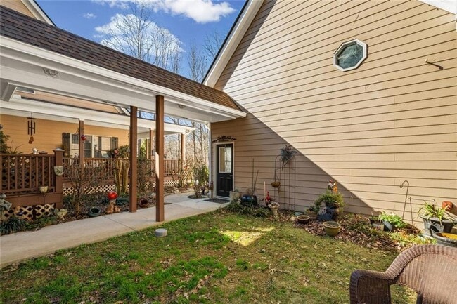 Building Photo - 4640 Chestatee Pointe Rd