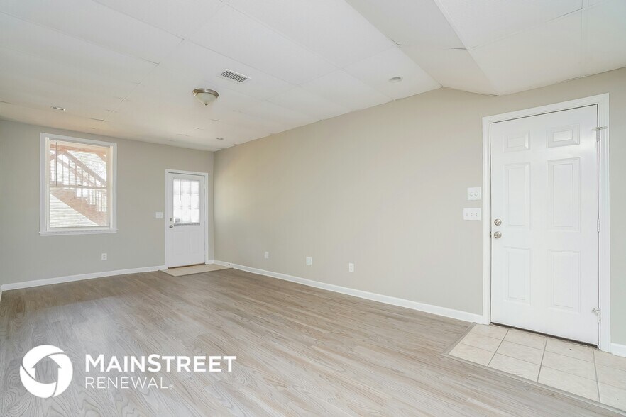 Building Photo - 5416 Roxborough Point