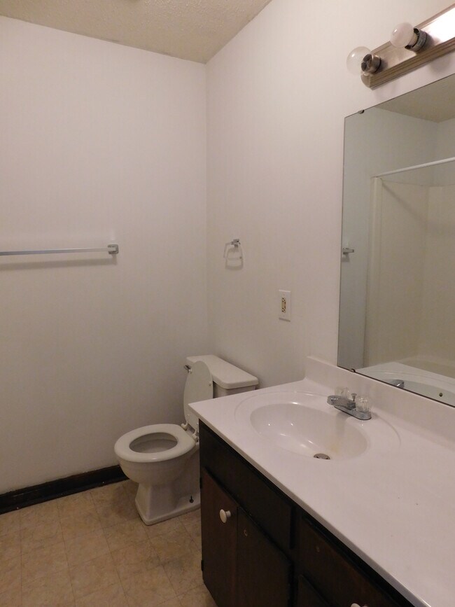 Building Photo - 1524 College Way