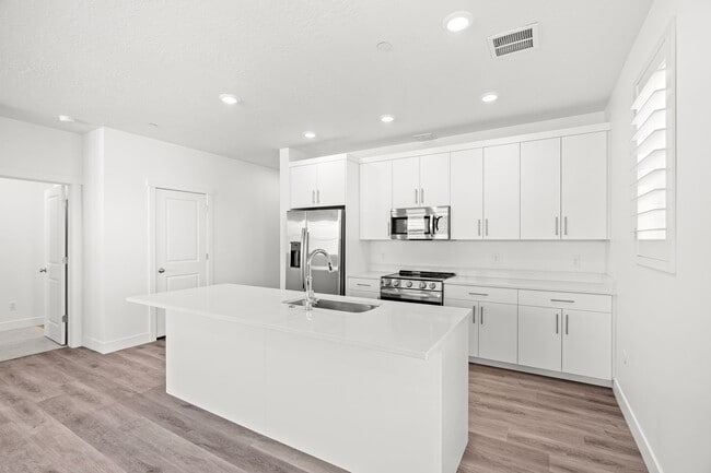 Building Photo - Desert Color Delight! NO APPLICATION FEE