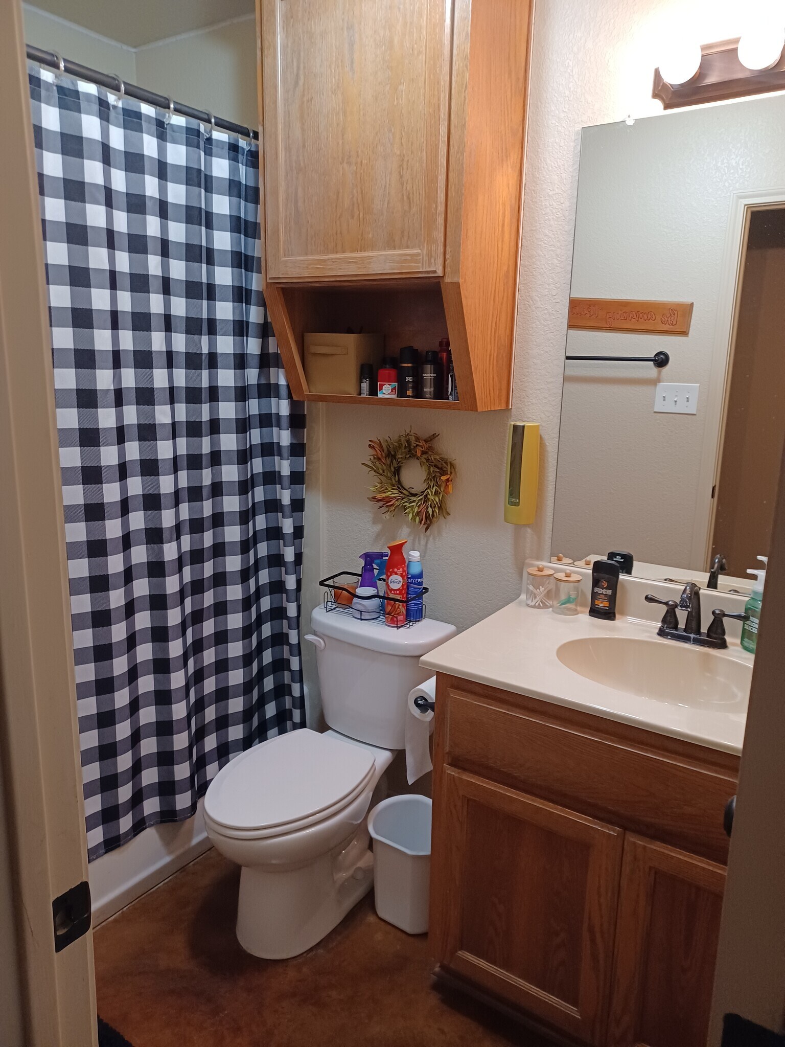 Building Photo - 809 Golf Course Rd