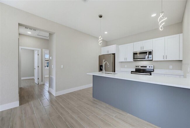 Building Photo - 806 Colville Dr