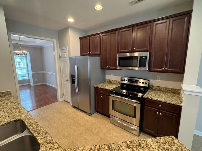 Building Photo - 152 N Arcadian Way