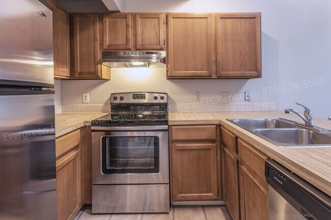 Building Photo - 3565 Windmill Dr