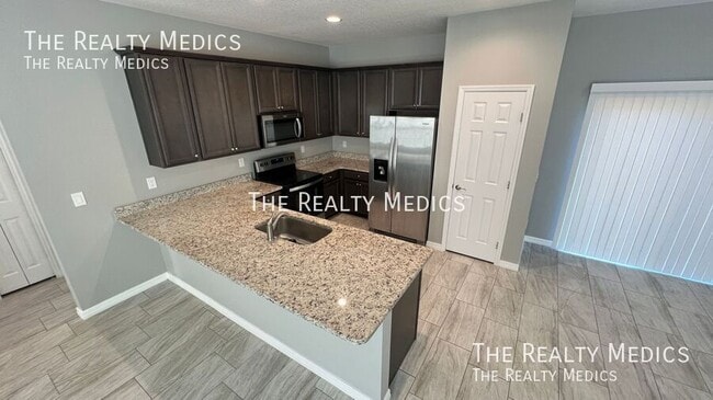 Building Photo - 1247 San Matio St