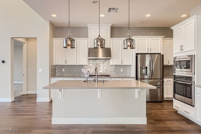 Building Photo - 3008 Barrett Springs Ave