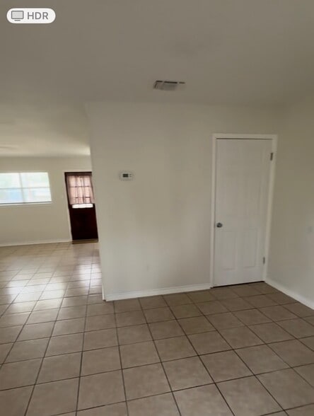 Living area - 310 Dubose Dr