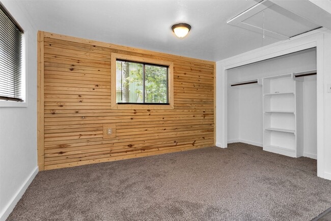 Building Photo - 5683 Cessna Dr