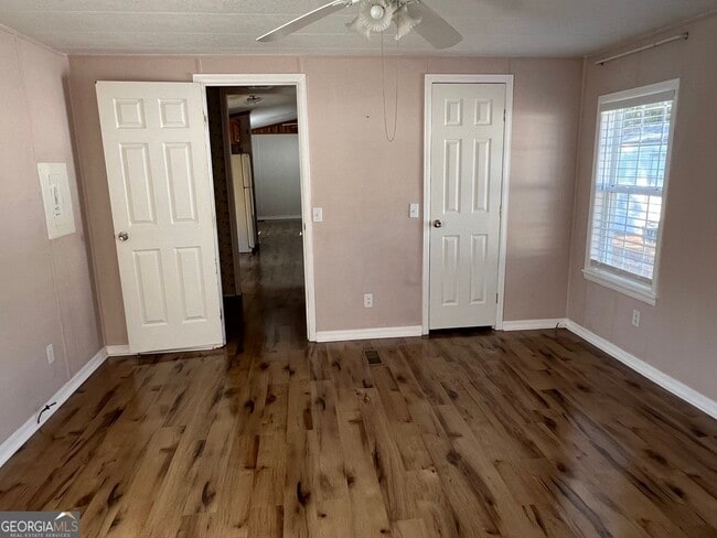 Building Photo - 727 W 3rd St