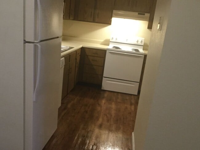 Building Photo - Hollister Apartments