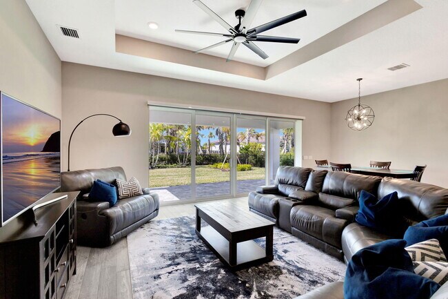 Building Photo - 10901 Stellar Cir