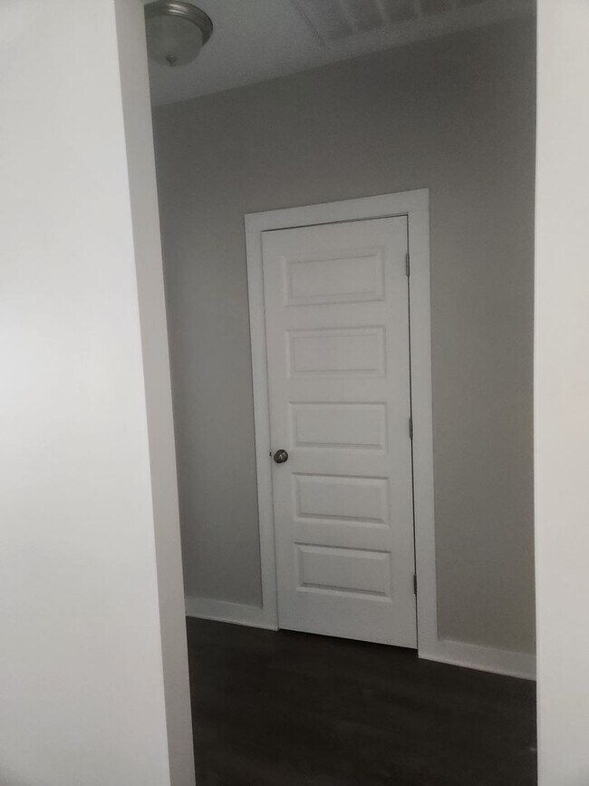 Building Photo - Nice 3 Bed 2 Bath House! Available Now!