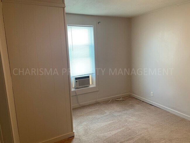 Building Photo - ONE BEDROOM LOCATED IN DOWNTOWN SIOUX FALLS.