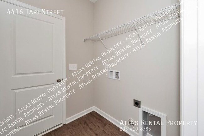 Building Photo - 4416 Tari St