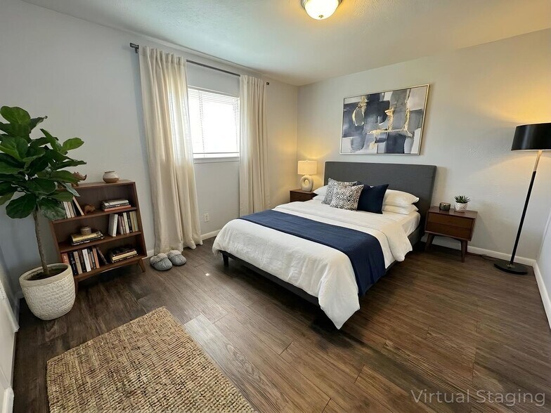 Building Photo - 1405 N Gray St