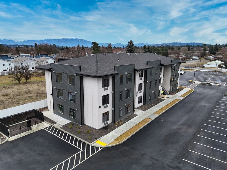 Primary Photo - Flats on 4th Apartments