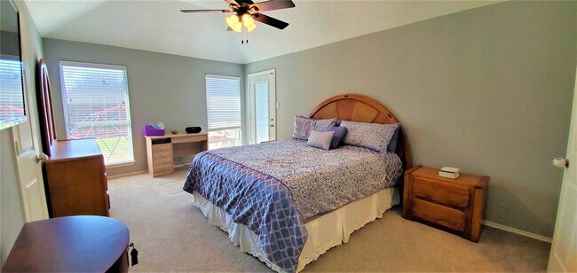 Building Photo - 5213 Valleydale Dr
