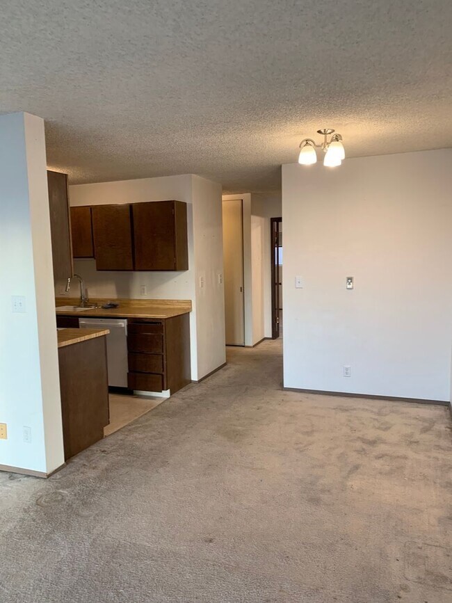 Building Photo - Capitol Hill Condo