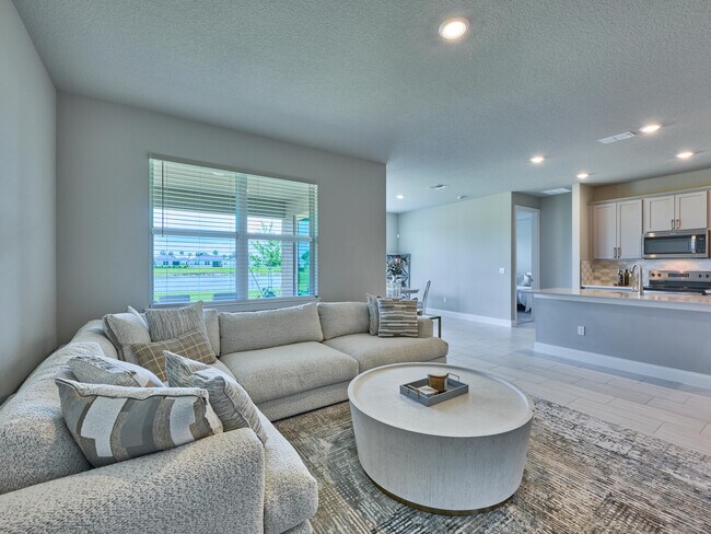 Building Photo - 8960 Dahlia Cir