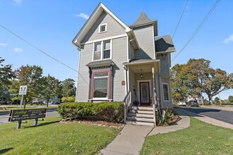 Building Photo - 102 Minnie St