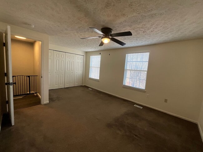 Building Photo - Beautiful 2BR 2BA 3 level townhome located in the Bowling Brook Farms Community