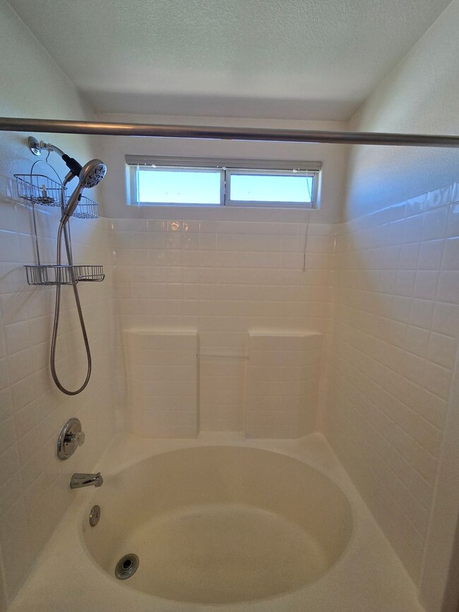 Building Photo - A FABULOUS 3 Bedroom home in desirable Silverado Ranch!