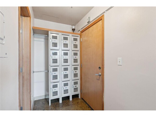 Building Photo - 488 Wabasha St N