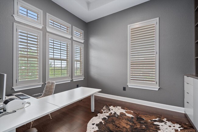 Building Photo - Stunning 4-Bedroom Home in Northwest Austi...