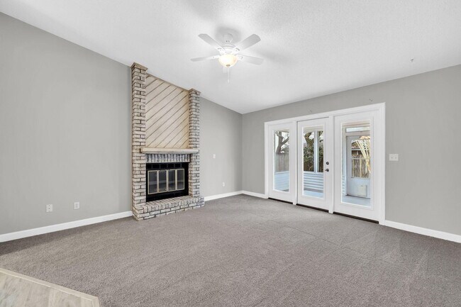 Building Photo - 3930 Balsam Dr