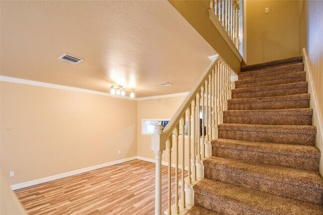 Building Photo - 87 Winchester Dr