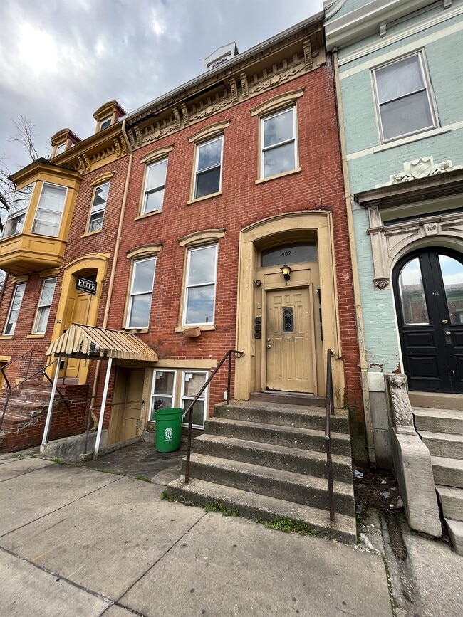 Primary Photo - 402 E Market St