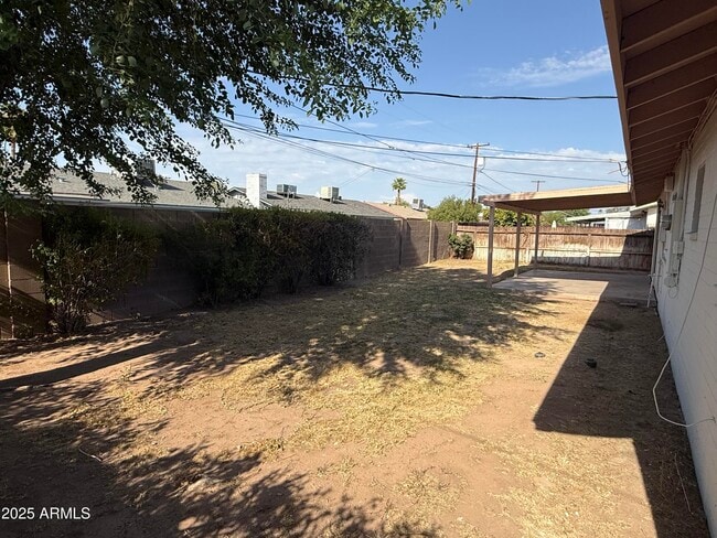 Building Photo - 944 E Concorda Dr