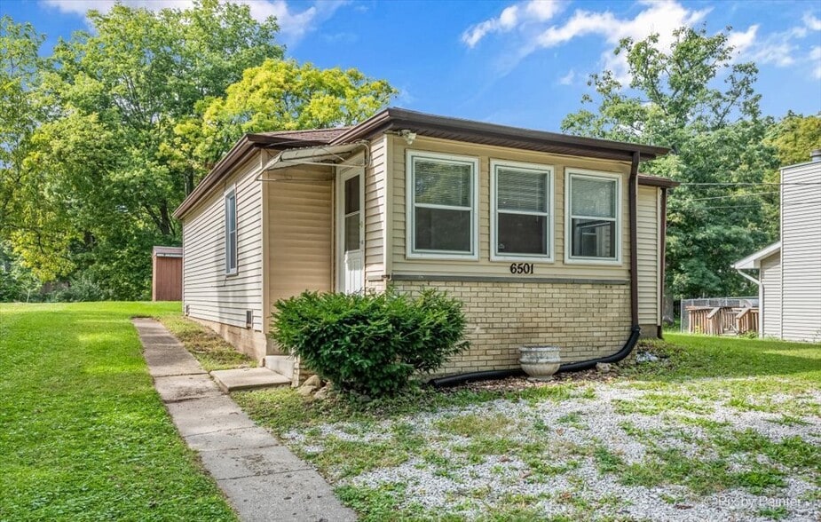 Front - 6425 Maple Ave