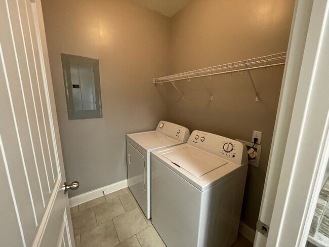 Building Photo - 4BD/4.5BA FOR RENT