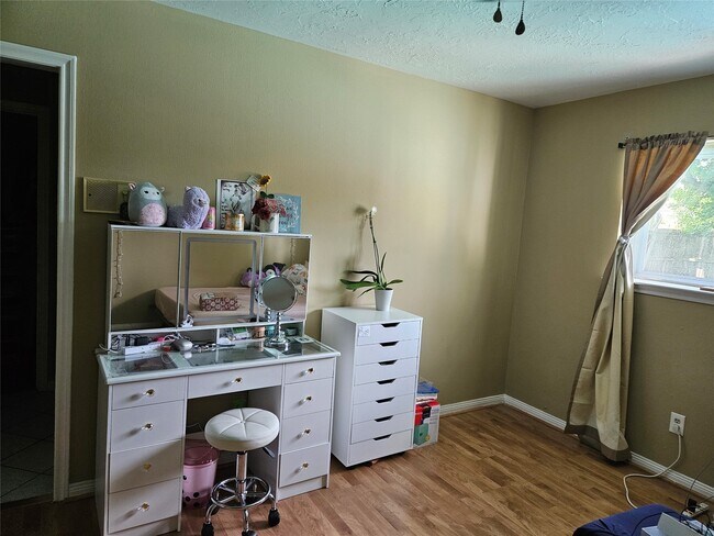 Building Photo - 9231 Stroud Dr