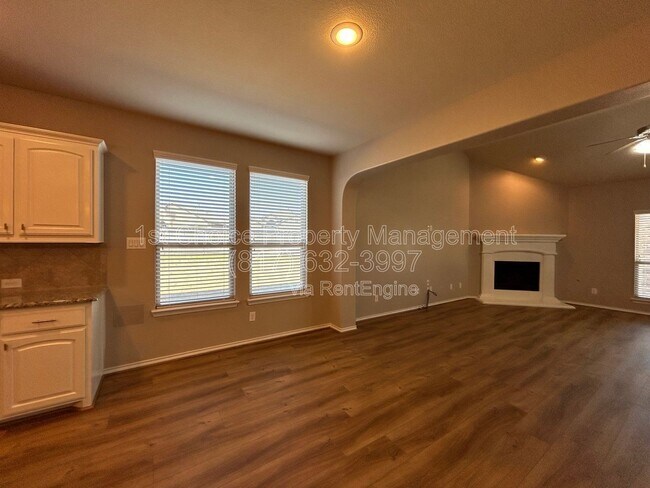 Building Photo - 15736 Barton Ridge Dr