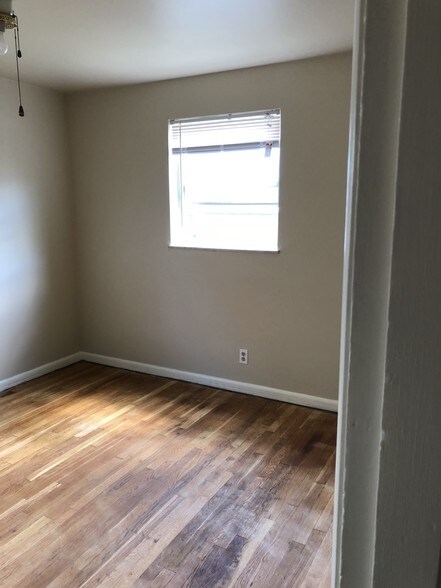 Building Photo - 1064 Anderson Ferry Rd