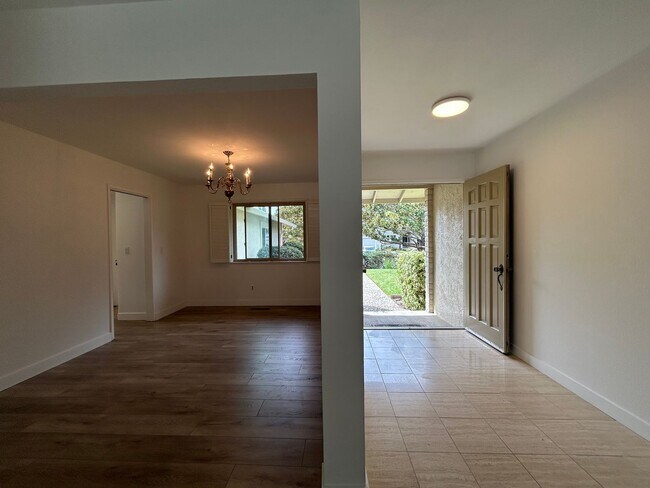 Building Photo - Spacious 4-Bedroom 2.5 Bath Single-Story H...