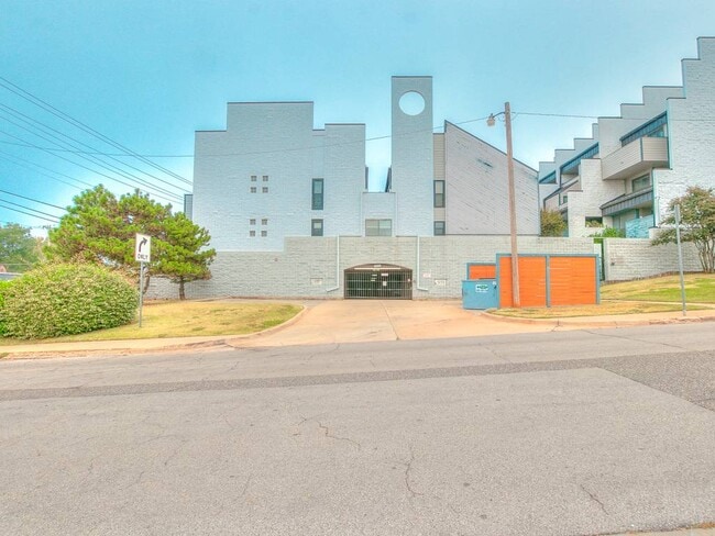 Building Photo - 931 NW 7th St