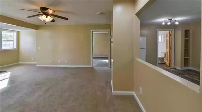 Building Photo - 3 Bedrooms, 1 Bathroom Single Family Home ...