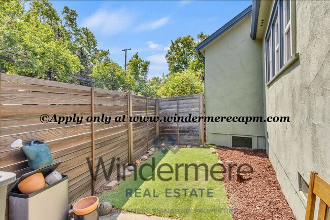 Building Photo - Timeless Modern Luxury 3 bedroom in one of...